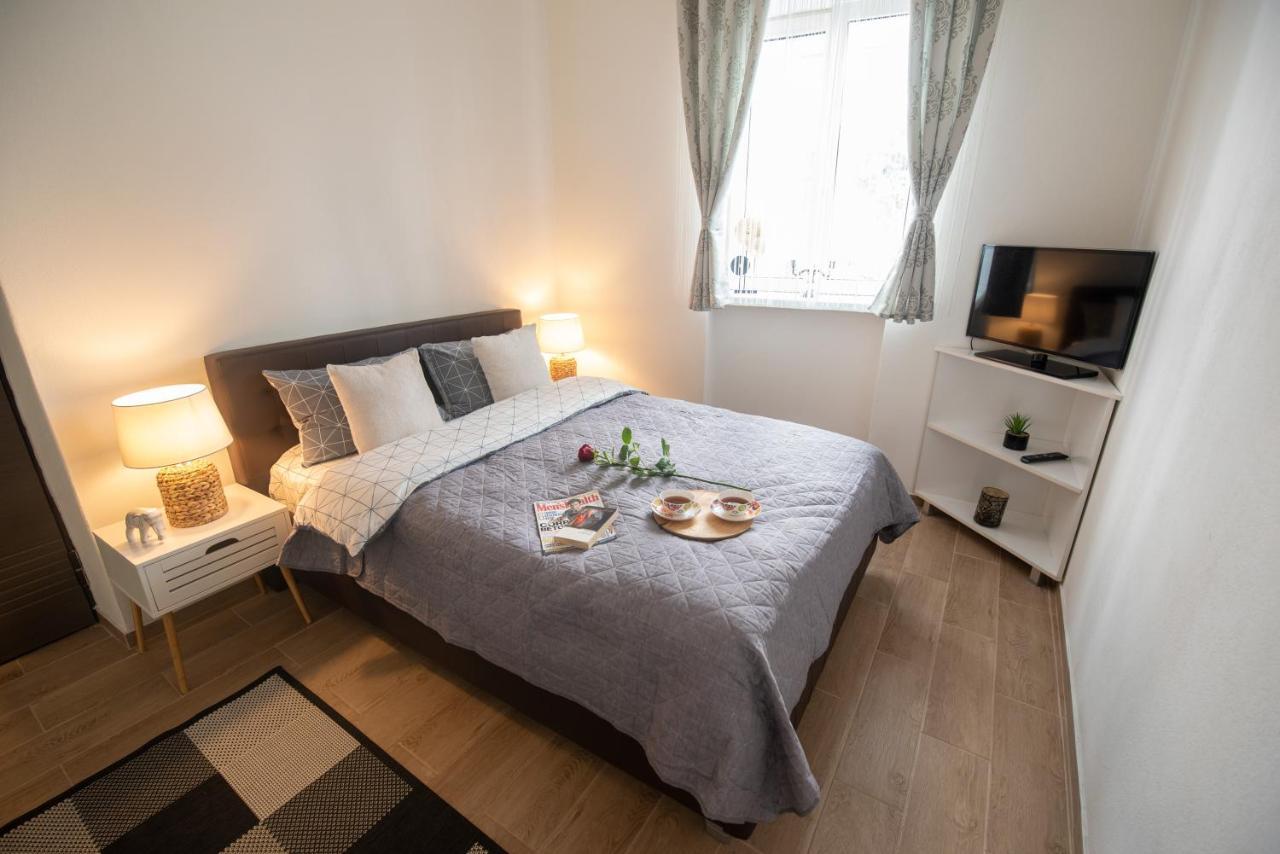 Central Bright Apartment Cluj-Napoca Esterno foto