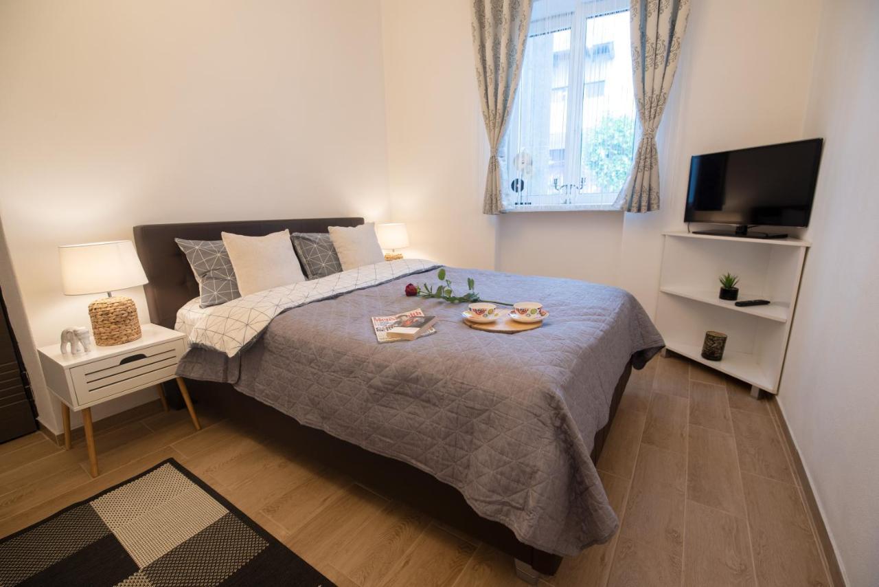 Central Bright Apartment Cluj-Napoca Esterno foto